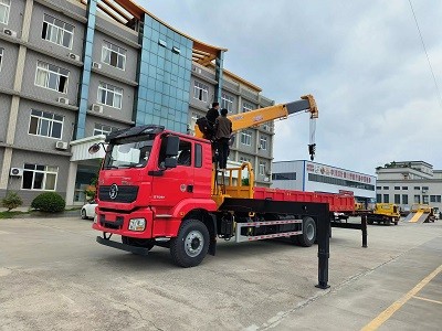 帕菲特12噸五節(jié)陜汽德龍后八輪隨車(chē)吊