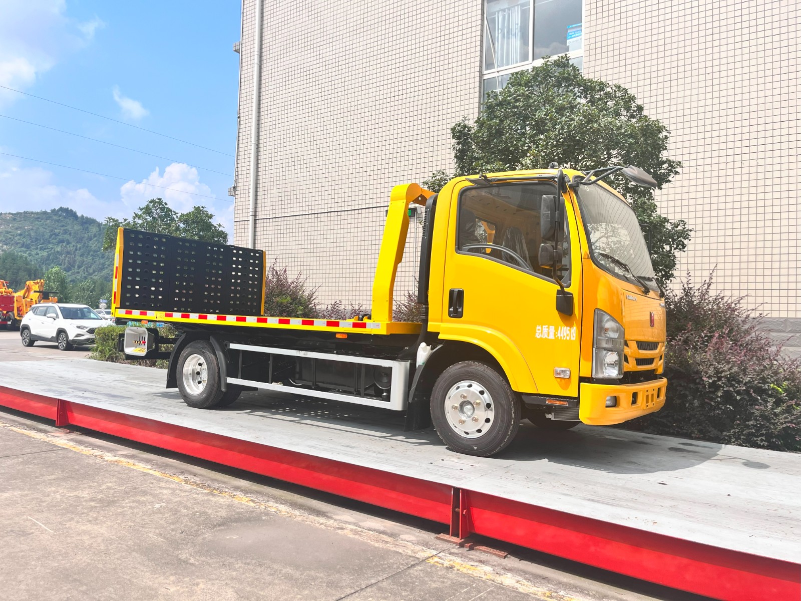 慶鈴鈴咖中體藍(lán)牌平板清障車(chē)