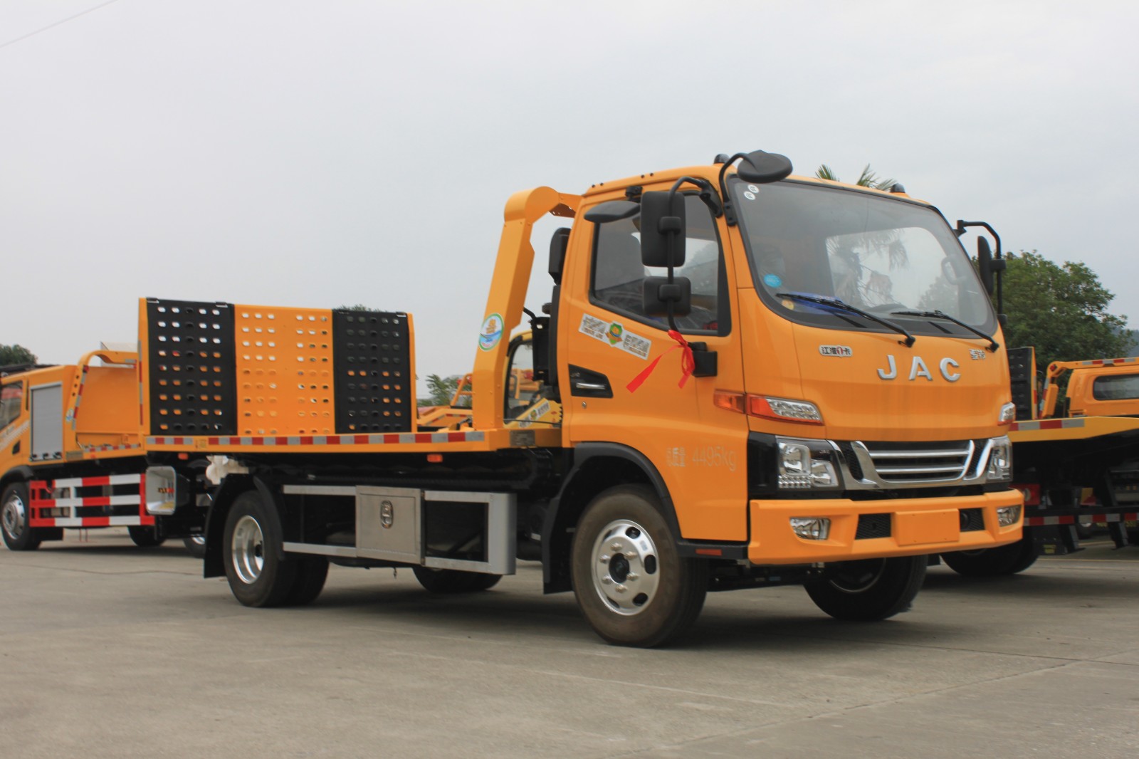 江淮駿鈴V5新法規(guī)長軸距藍(lán)牌清障車